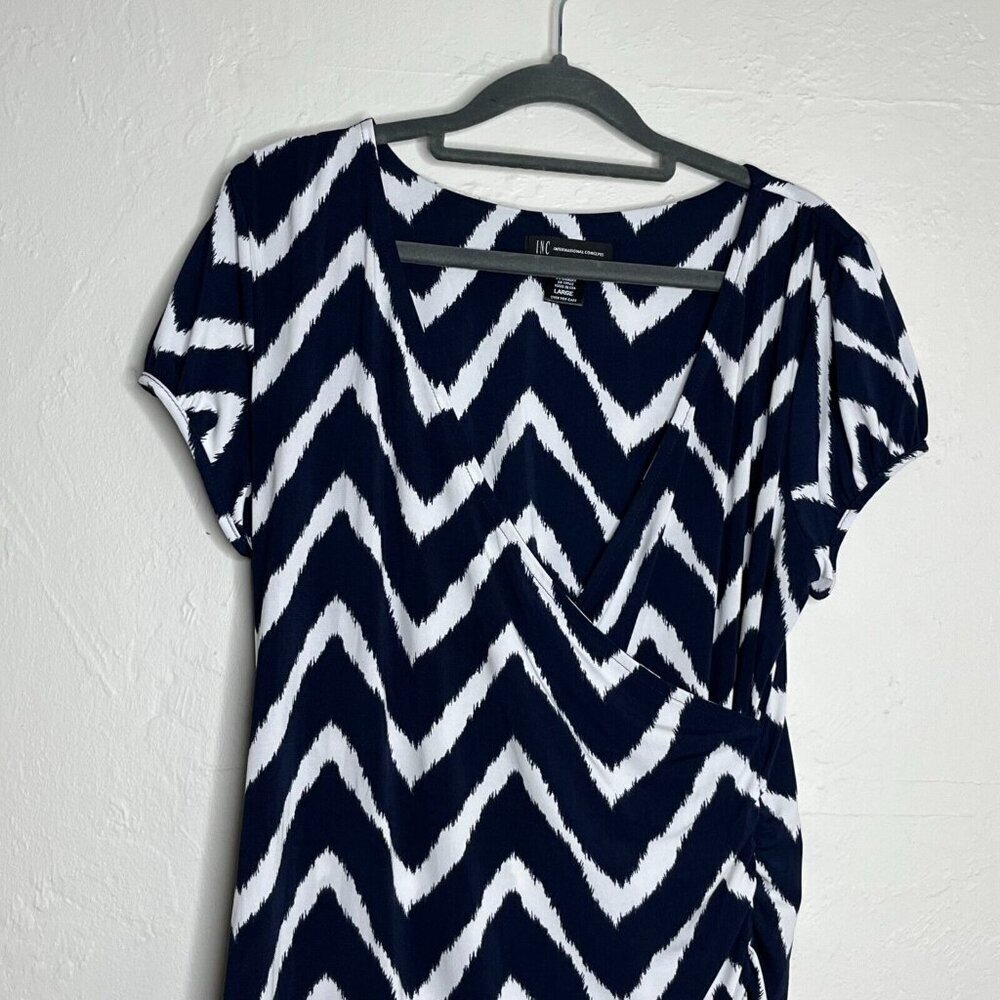 INC International Concepts Chevron Print Faux Wrap Dress Blue White Size Large - Picture 2 of 10